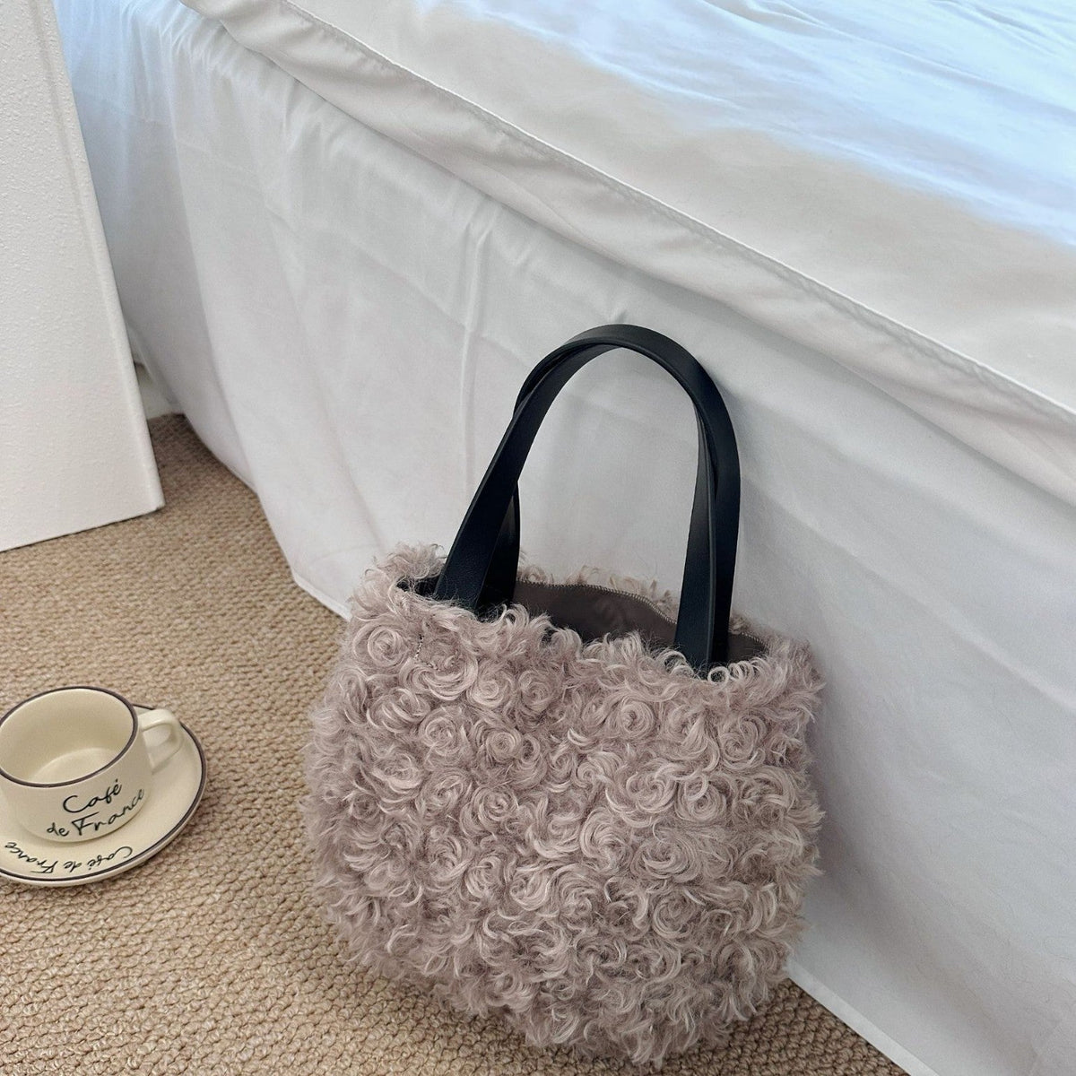 High Fashion Plush Bucket Handbag Autumn Winter New Style