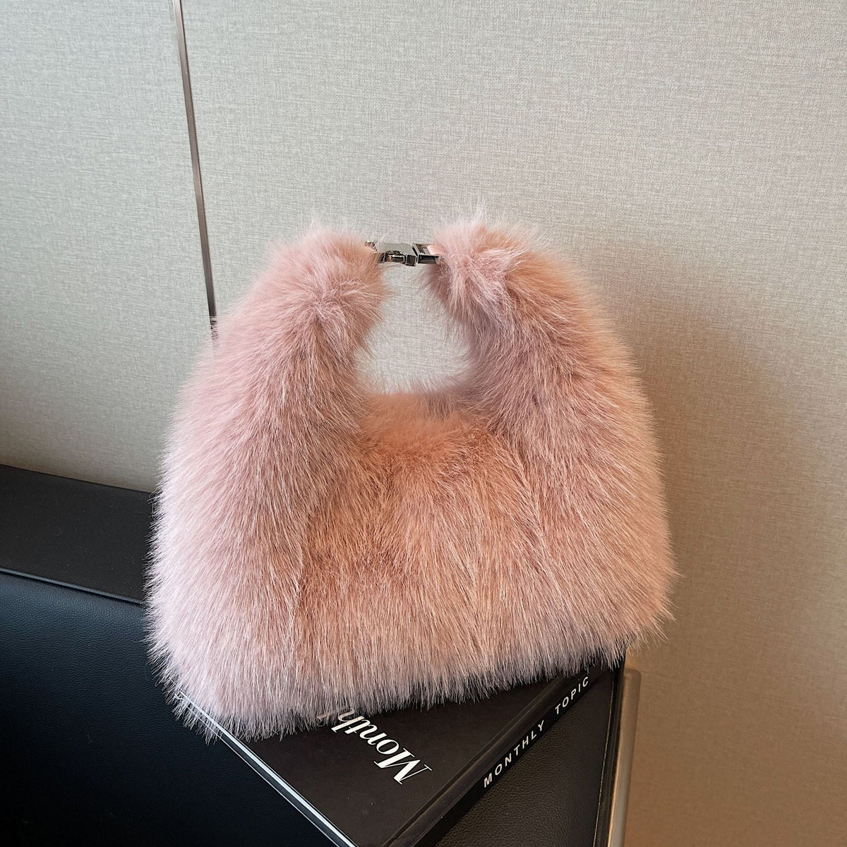 Cute High-End Women's Messenger Bag