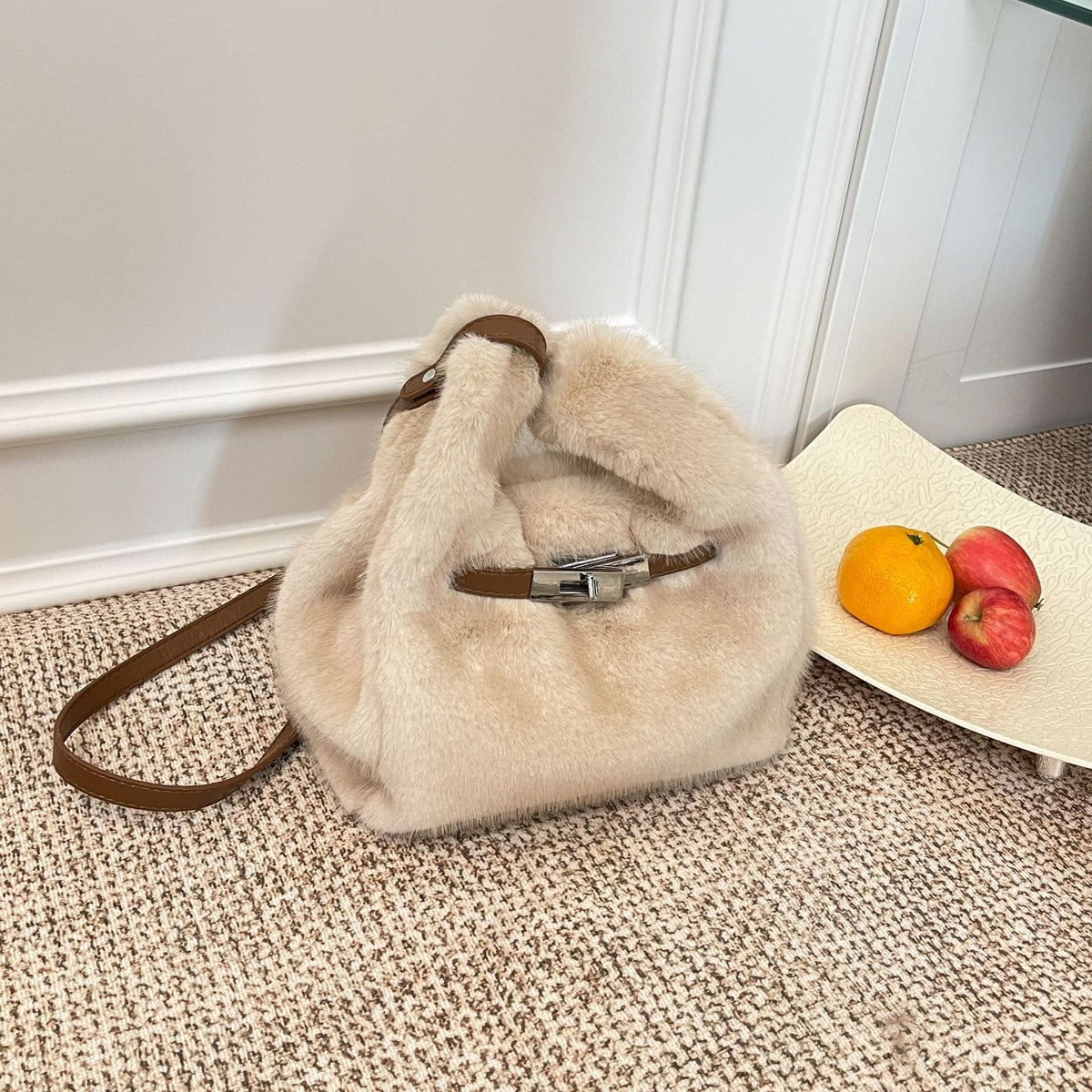 Stylish Large-Capacity Plush Hand Bucket Bag