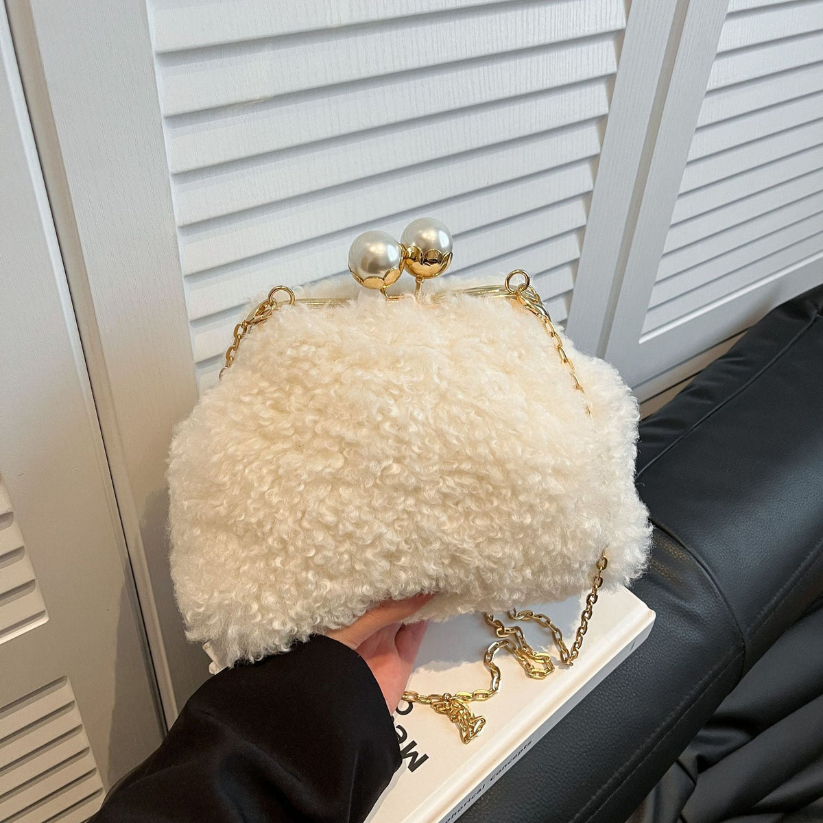 Pearl Messenger Bag with Chain Clip Plush Shell