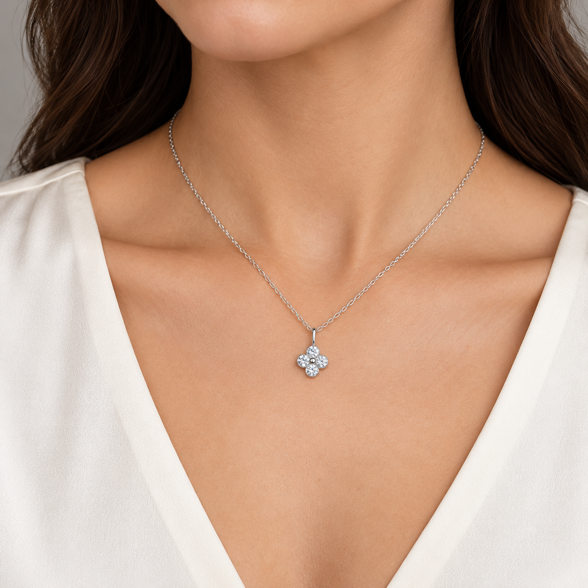 The Flora S925 Clover Pendant Necklace