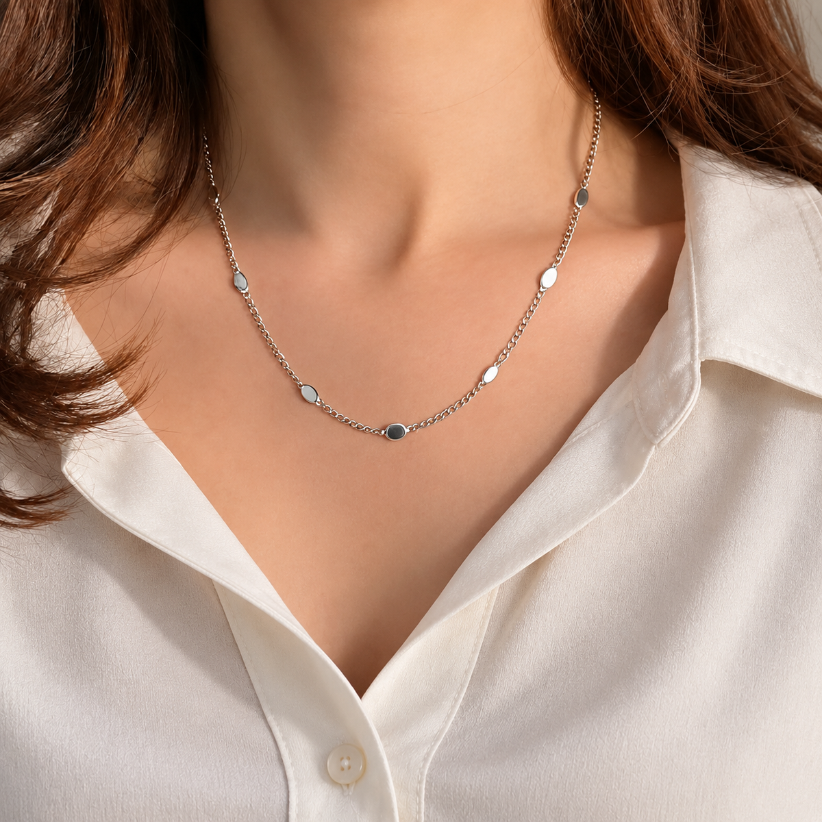 The Livia Minimal Chain Necklace