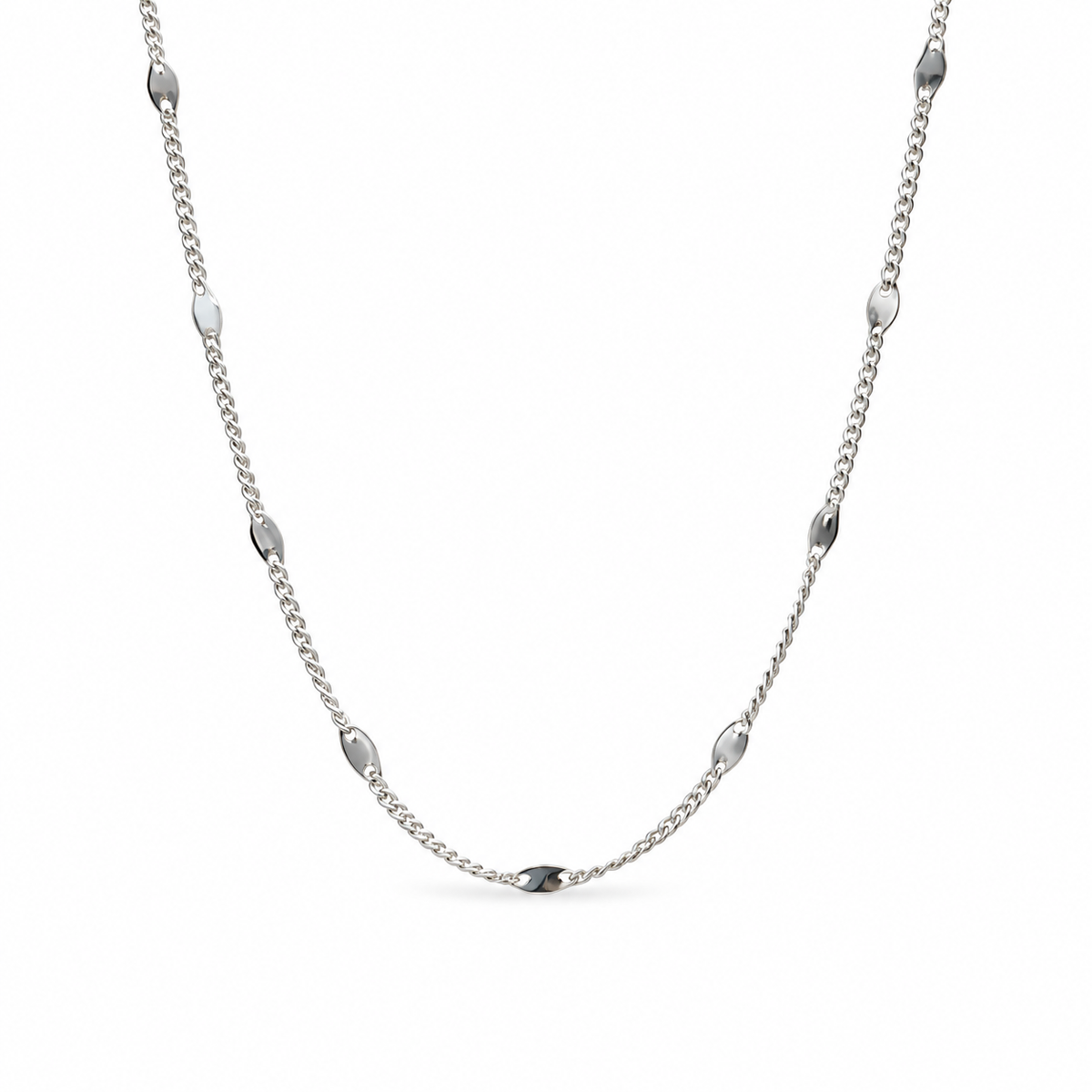 The Livia Minimal Chain Necklace